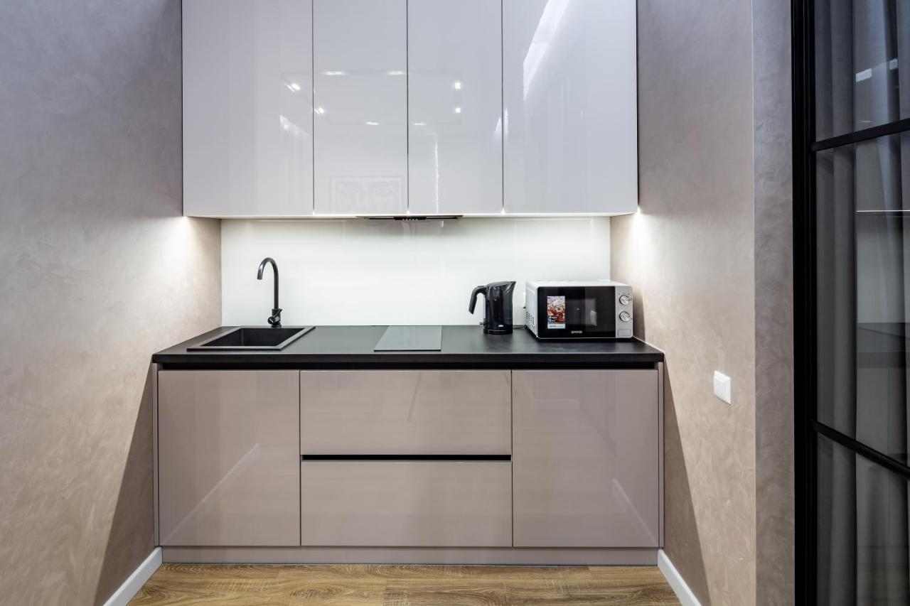 Alfa Apartments 3-Кімнатна Lux-Квартира У Центрі Львова Exterior photo